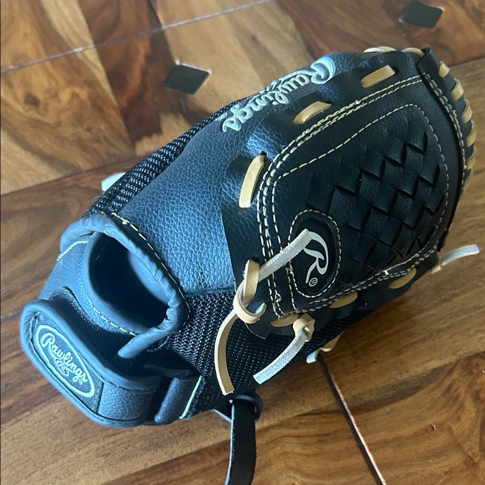 Rawlings Black and Tan kids 10 inch Baseball Glove